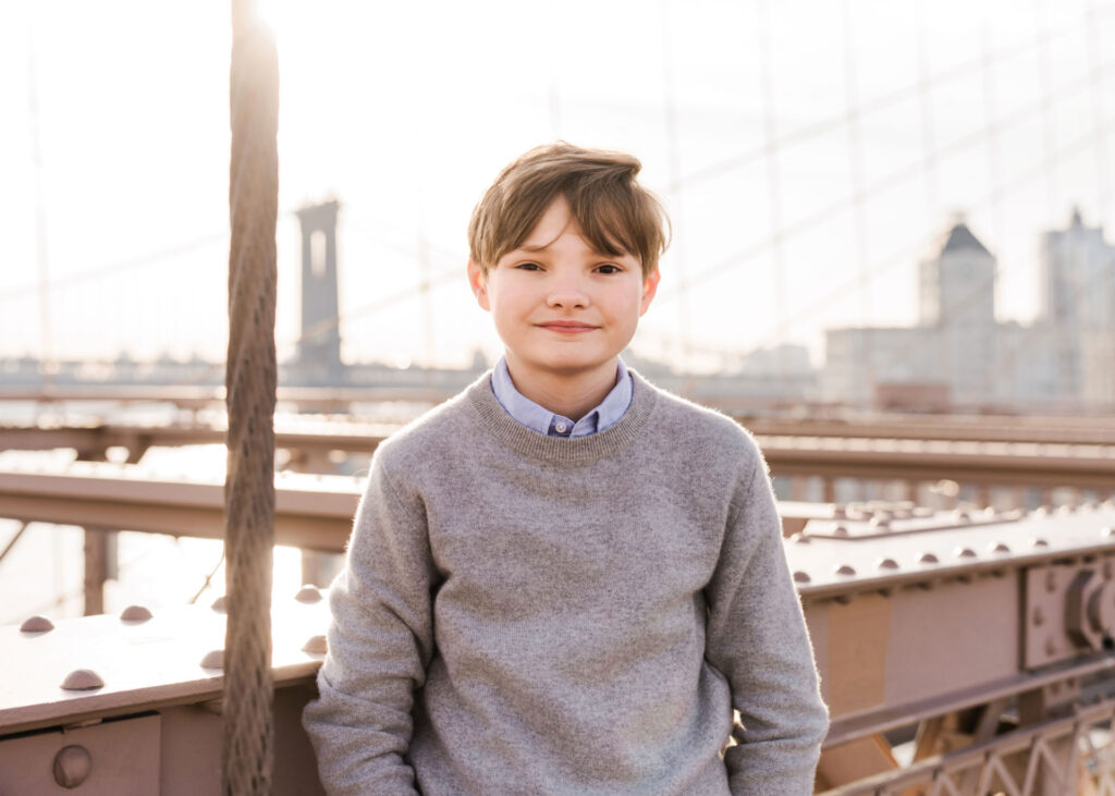 Family photos on the Brooklyn Bridge